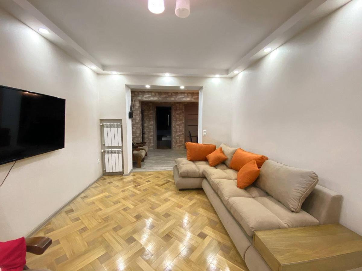 Superior Apartment On Kostava Tbilisi Exteriör bild